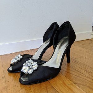 Very Cute Black Satin Pumps With Jewel